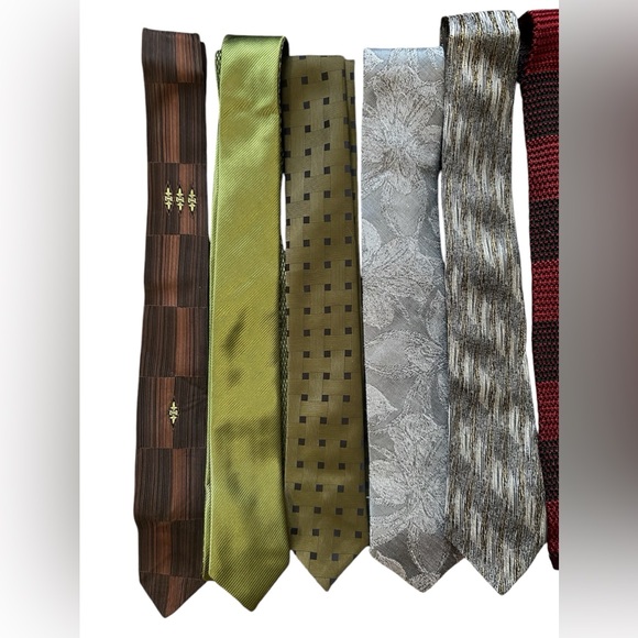 Bundle of 8 men’s vintage ties skinny widths ranging from 1.75”-3” - Picture 2 of 11